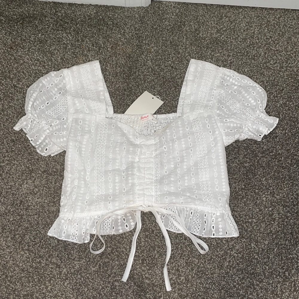 NWT White shirt with adjustable cinch